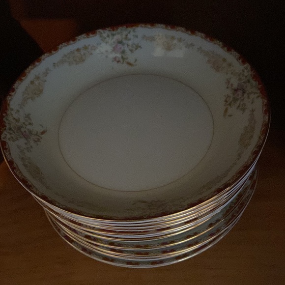 china dinner ware Gold trim n flowered pattern BREAKABLE ONLY LOCAL DELIVERY!!! - Picture 9 of 16